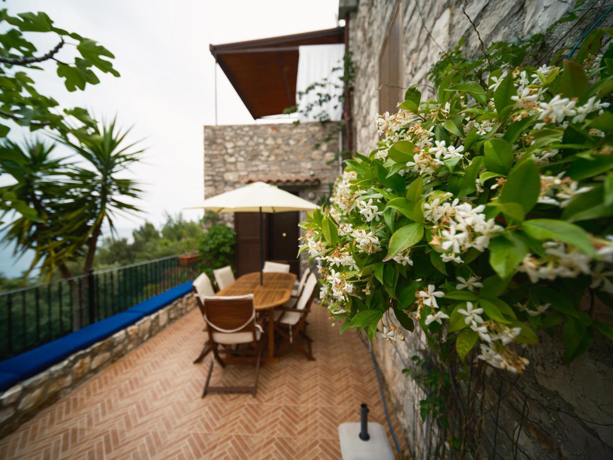 La Finestra Sul Mare - Antonella Apartment ヴィエステ エクステリア 写真